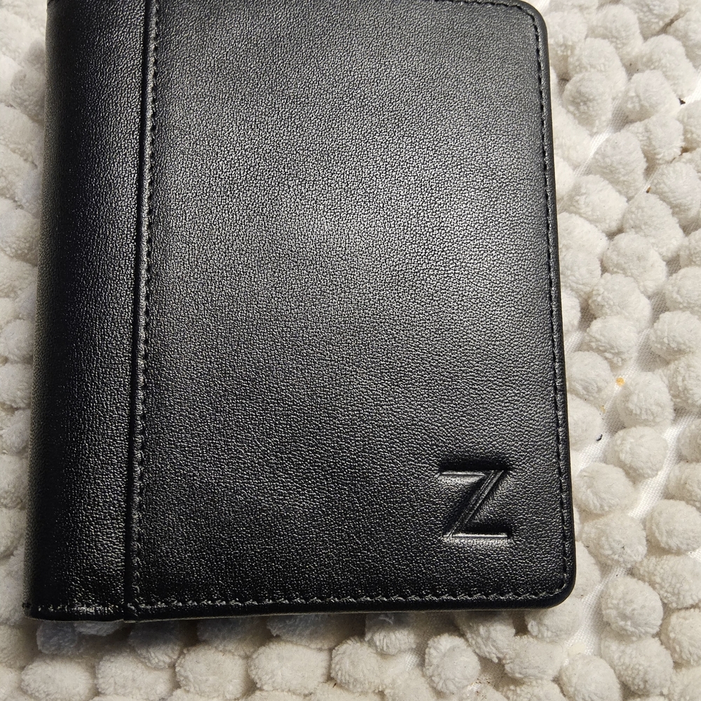 NWOt Zitahli mens Black Leather Wallet